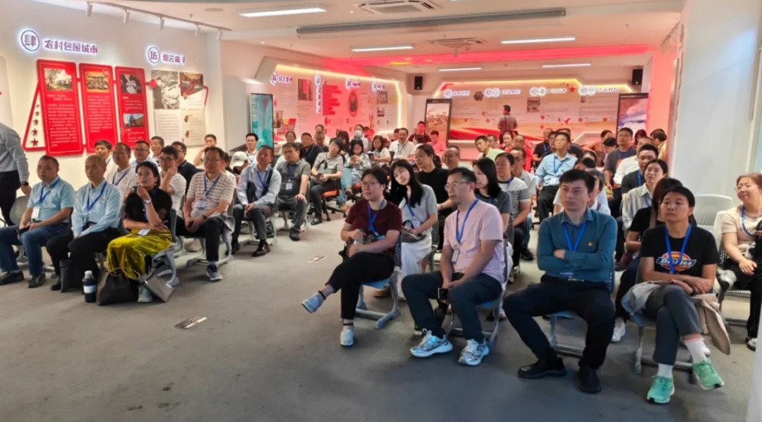 敬老公益迎重陽丨“小板凳”上汲取別樣的奮進(jìn)力量